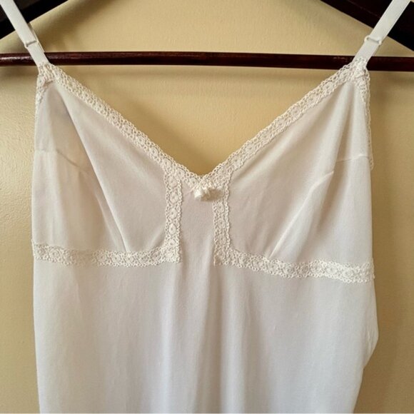 Vintage| 1970s Wilmot Full-Length Ivory Nylon Slip Negligee w/Side Slit Sz XS 32 - Picture 2 of 7